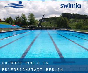 Outdoor Pools in Friedrichstadt (Berlin)