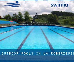 Outdoor Pools in La Roberderie