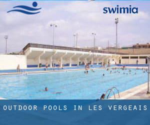 Outdoor Pools in Les Vergeais